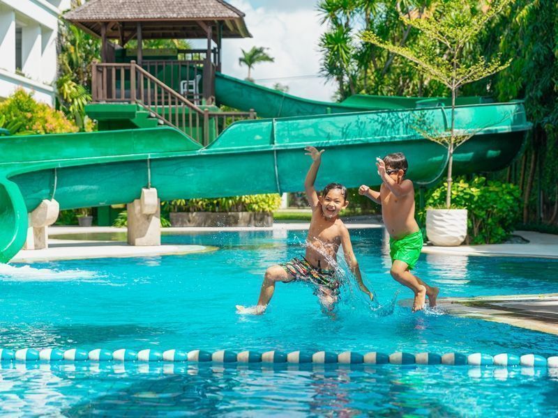 2021 Holidays With Kids Reader's Choice Award: Vote For Us