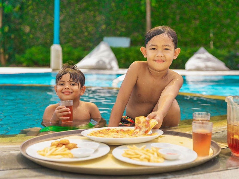 Stay With Us, Kids Eat For Free!