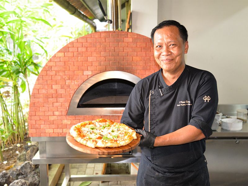 Freshly Baked, Perfectly Crispy: Pizza Straight from the Oven