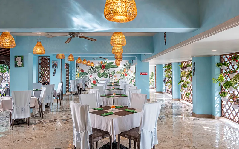 indoor cafe komodo prime plaza hotel sanur.webp