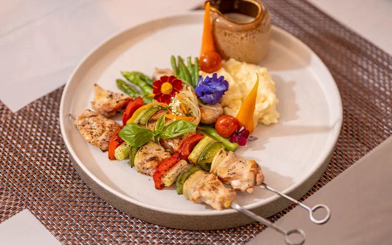 chicken-kebab-prime-plaza-hotel-sanur.webp