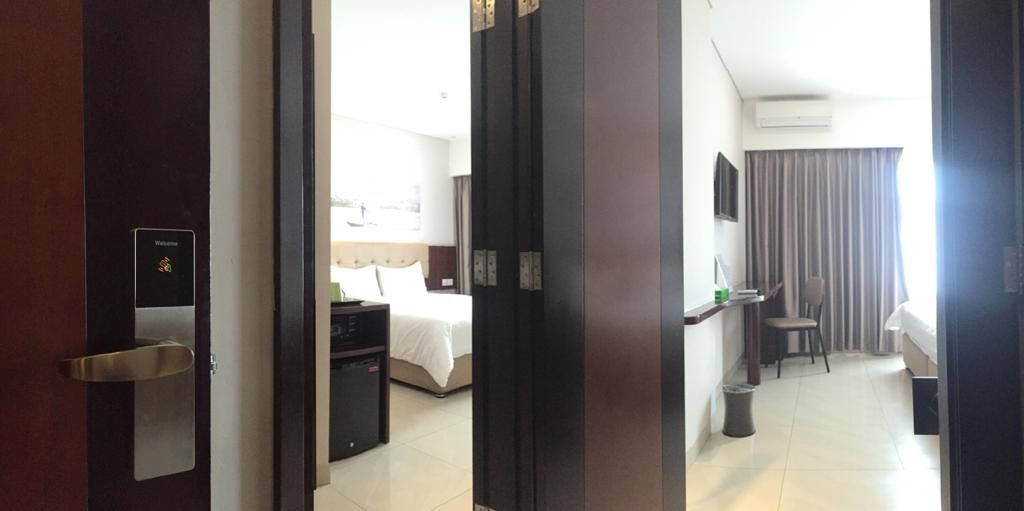 Connecting Room at PrimeBiz Hotel Tegal