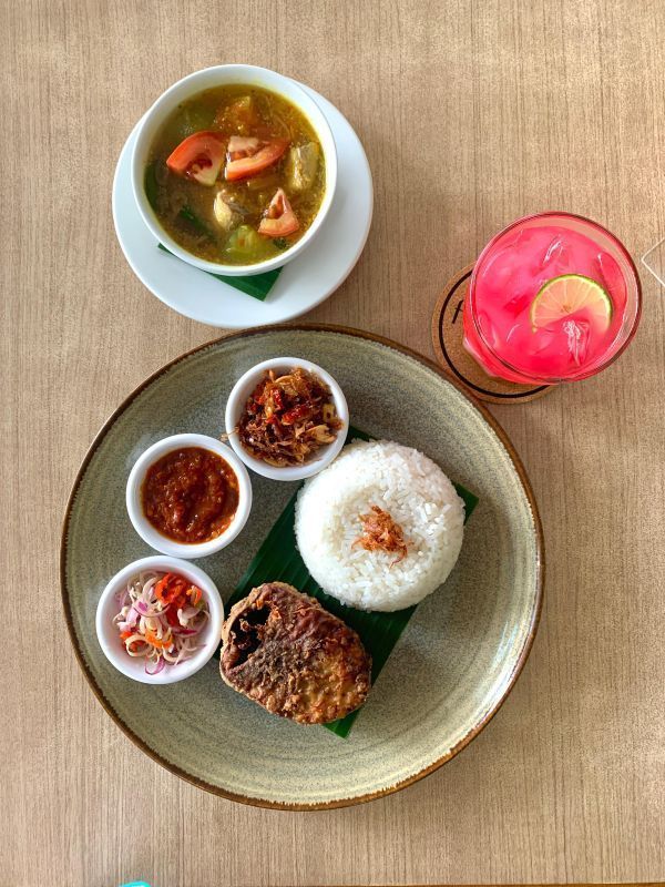 Merdeka Promo di Flavours Restaurant – PrimeBiz Hotel Kuta: Rayakan Kemerdekaan Lewat Cita Rasa Nusa