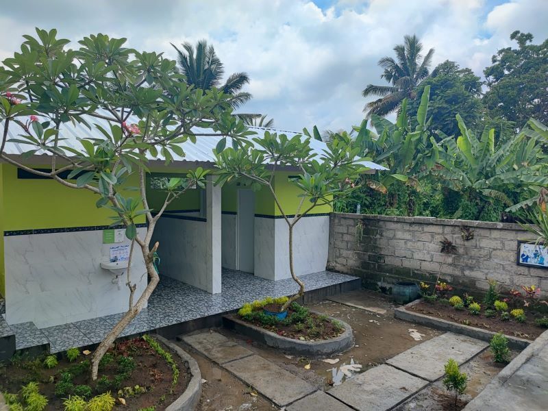 PrimeBiz Kuta Bantu Renovasi Toilet Sekolah Dasar